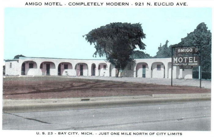 Amigo Motel - Old Postcard (newer photo)